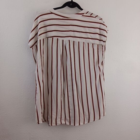 Torrid White & Red Stripe Button Front Dolman sleeveless Top size 1X - Picture 5 of 5